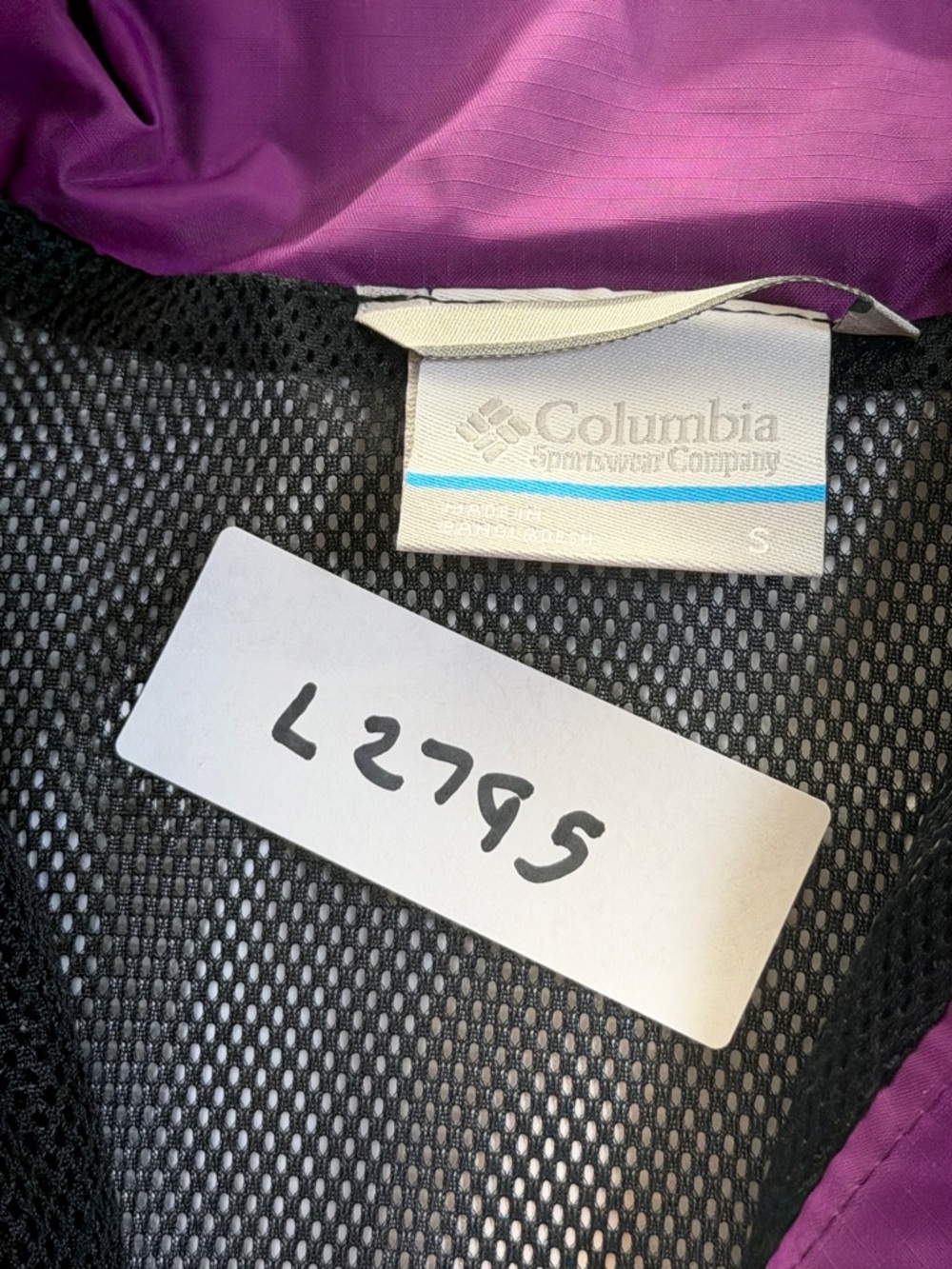 Columbia Women's Magenta Lightweight Waterproof Jacket - Picture 8 of 11